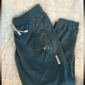 Womens Nike Fly Standard Issue Joggers